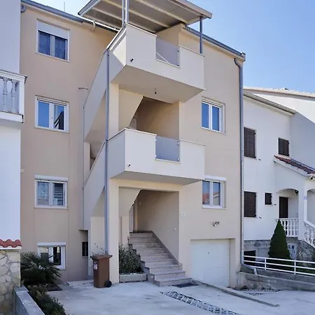 Ria Apartment