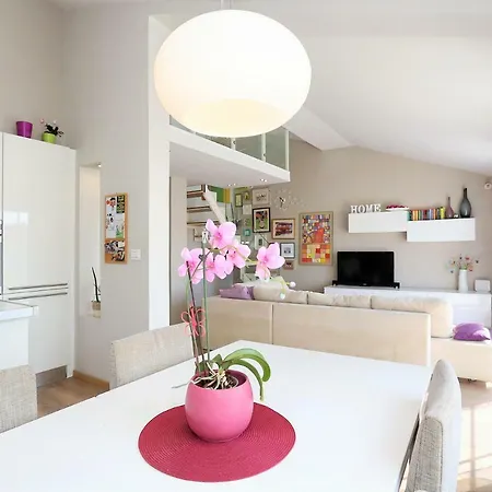 Ria Apartment